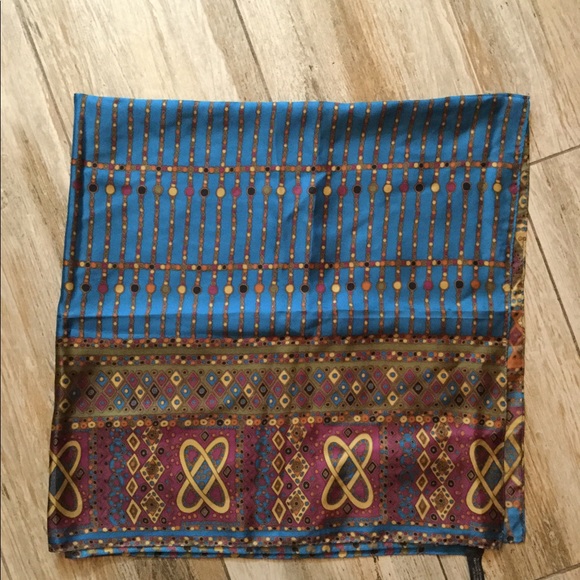 Bundle of scarves - Picture 2 of 7